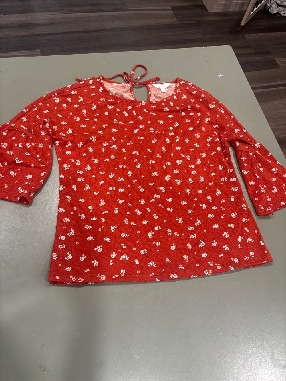 LC Lauren Conrad Red Floral Keyhole Tie-Back Blouse